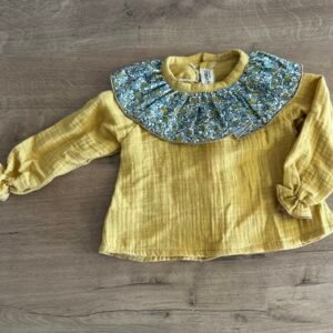 CAMISA MOSTAZA CUELLO VOLANTE